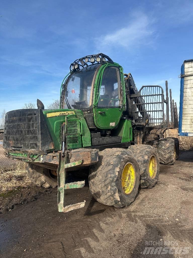 John Deere 1010 E Skotare