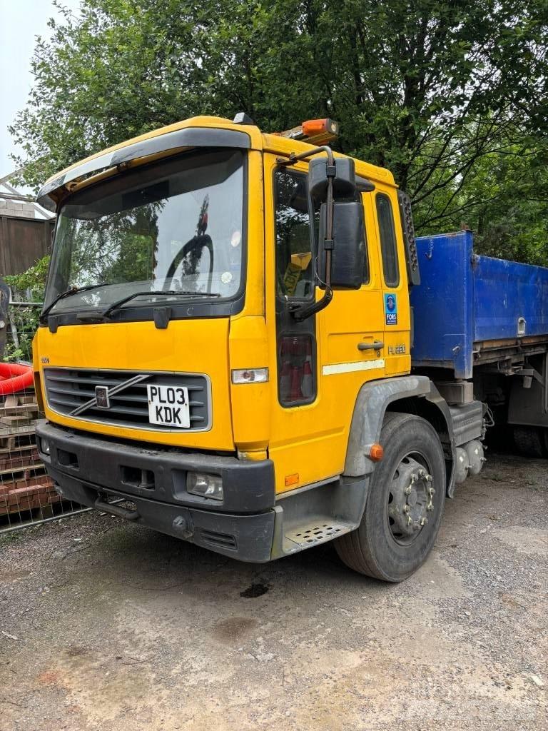 Volvo FL 220 Flakbilar
