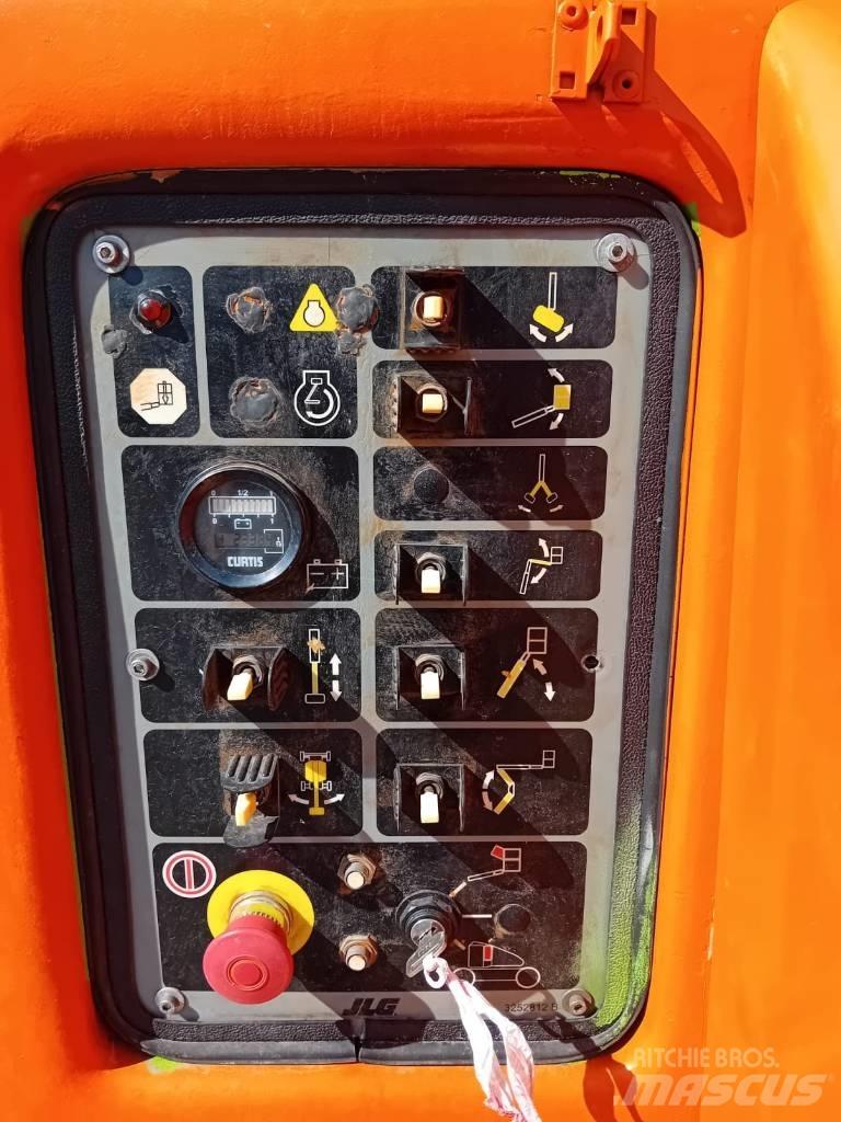 JLG E 450 AJ Bomliftar
