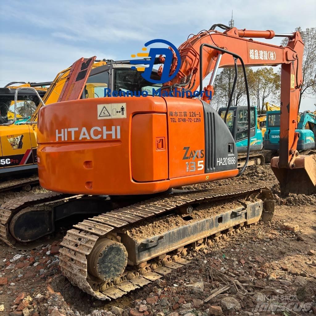 Hitachi ZX 135 US Bandgrävare