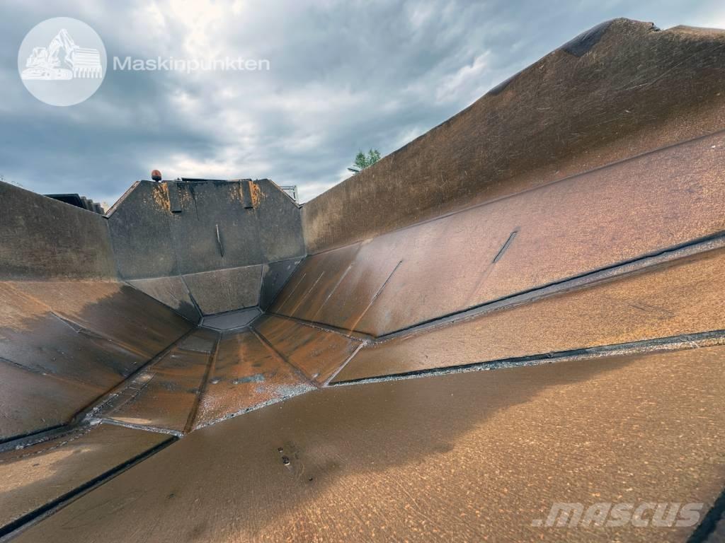 Moxy MT 25 Midjestyrd dumper