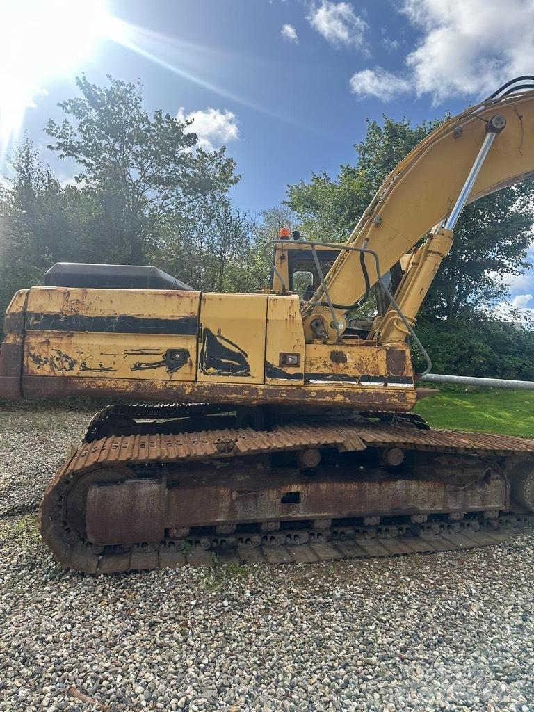 CAT 325 L Bandgrävare