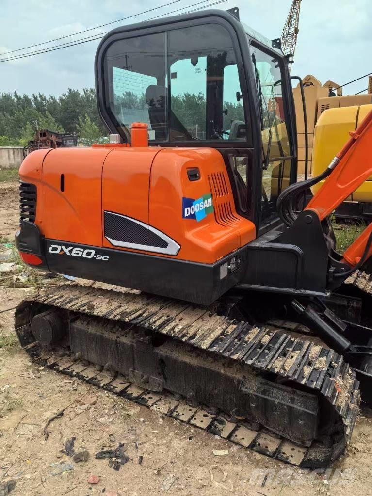 Doosan DX 60 Bandgrävare