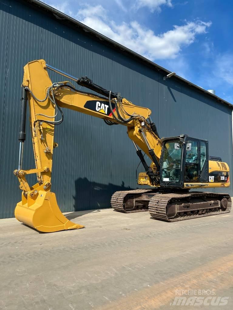CAT 323D LN VA Bandgrävare