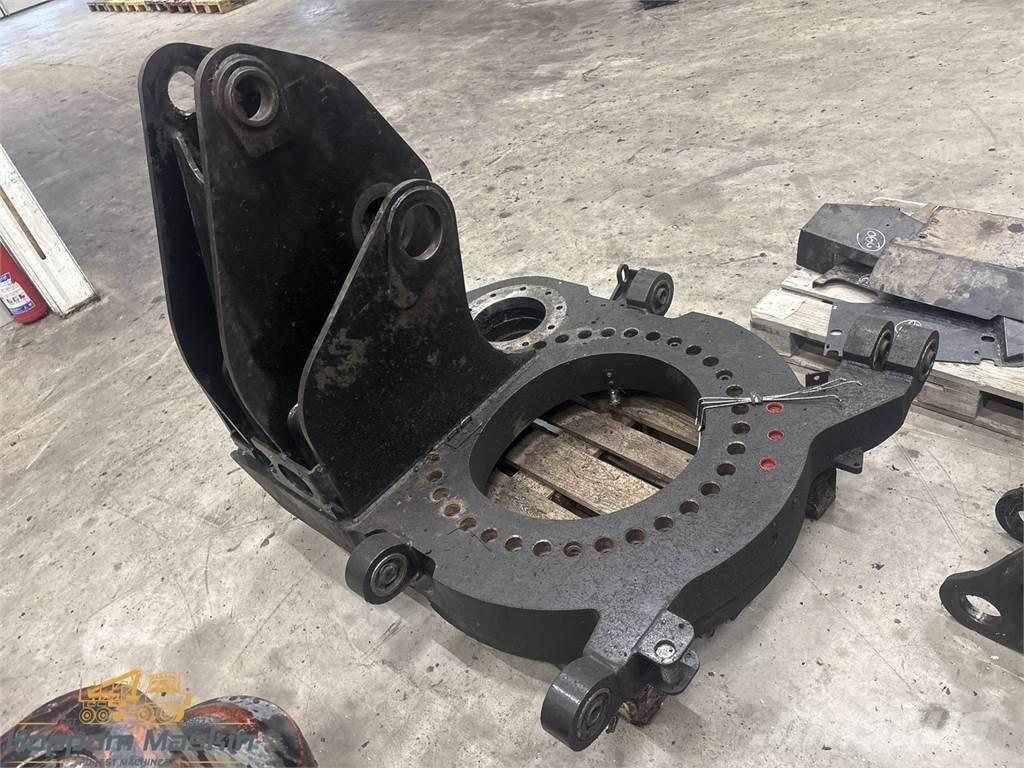 Komatsu 270H Skördarkranar