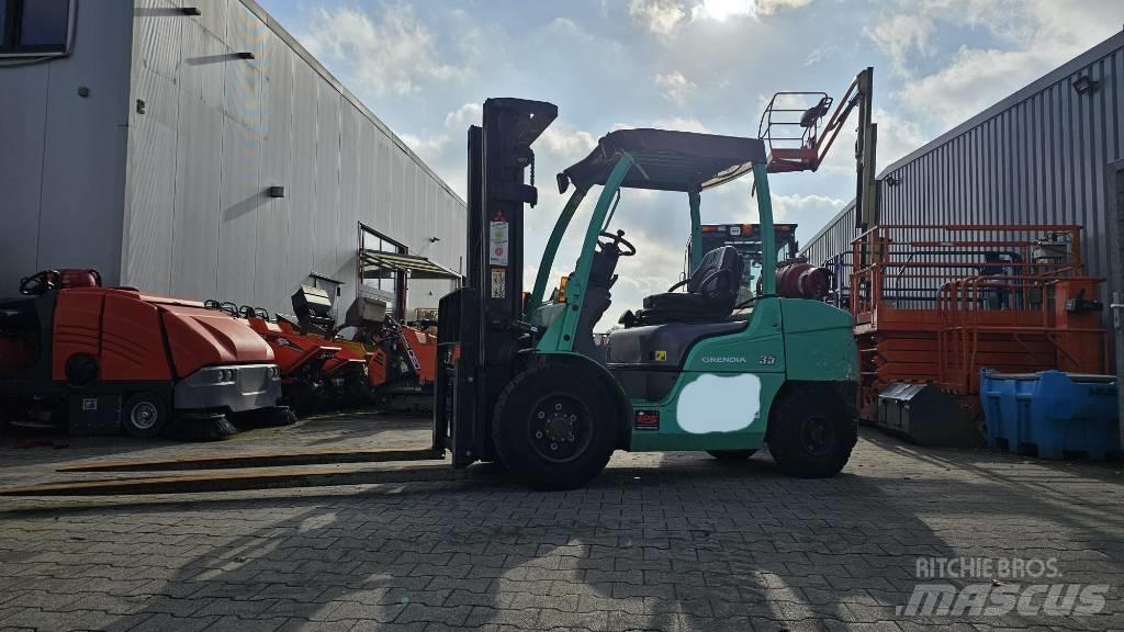 Mitsubishi FG 35 N Gasolmotviktstruckar