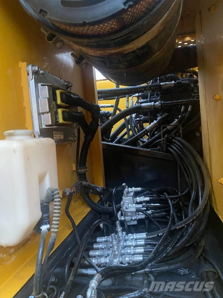 Volvo EC 210 B LC Bandgrävare