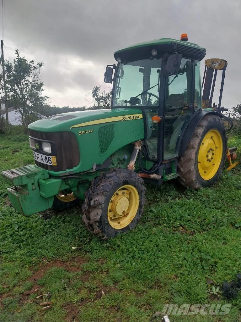 John Deere 5075 E Traktorer
