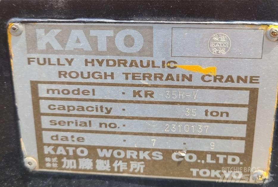 Kato KR35H-V Terrängkranar (Grov terräng)