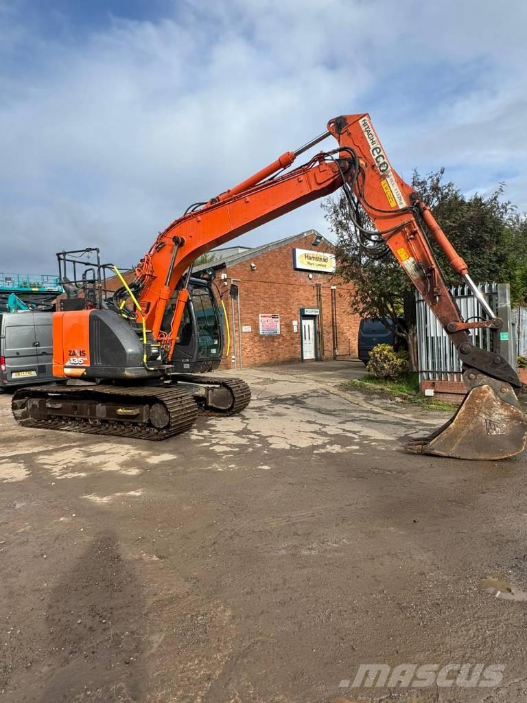 Hitachi ZX 135 US Bandgrävare
