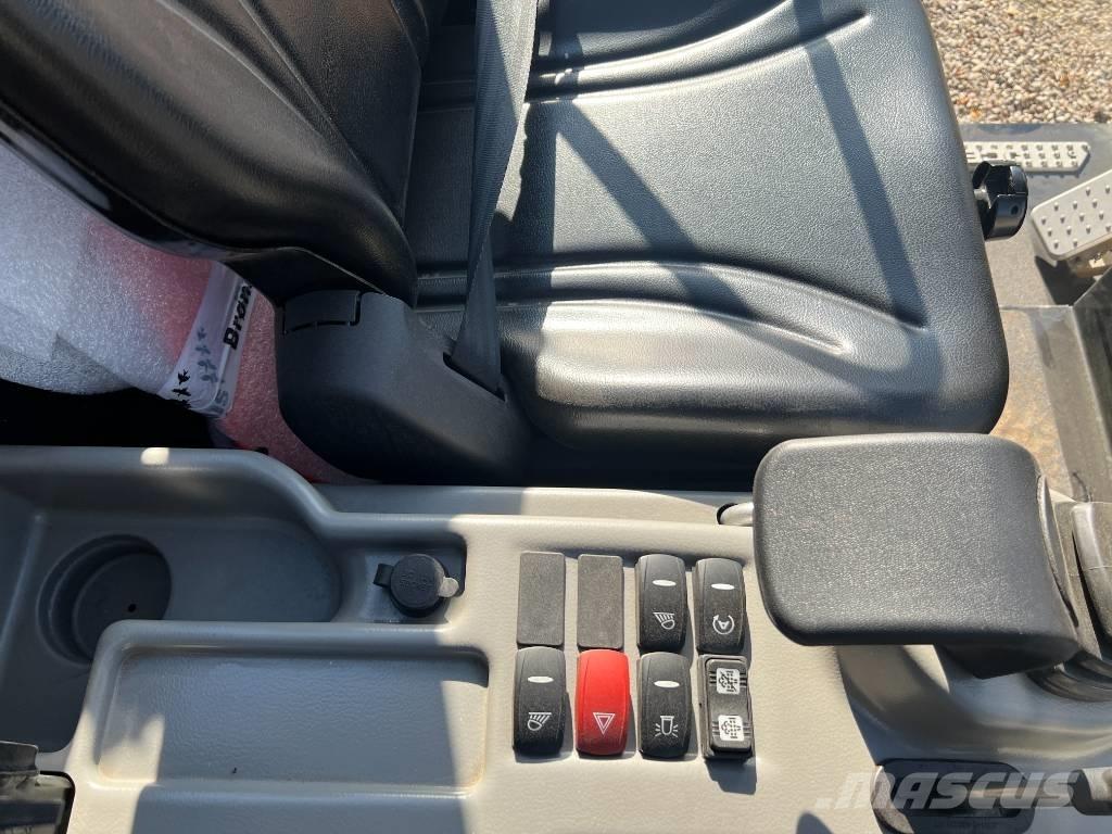 JCB 403 Plus Minilastare