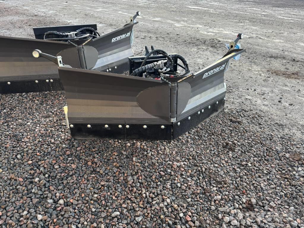 Pronar PUV 1800 M Snöblad och plogar