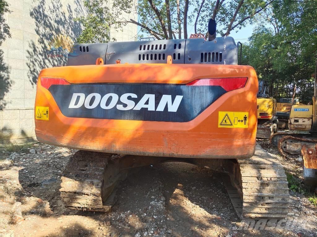 Doosan DX 300 LC Bandgrävare
