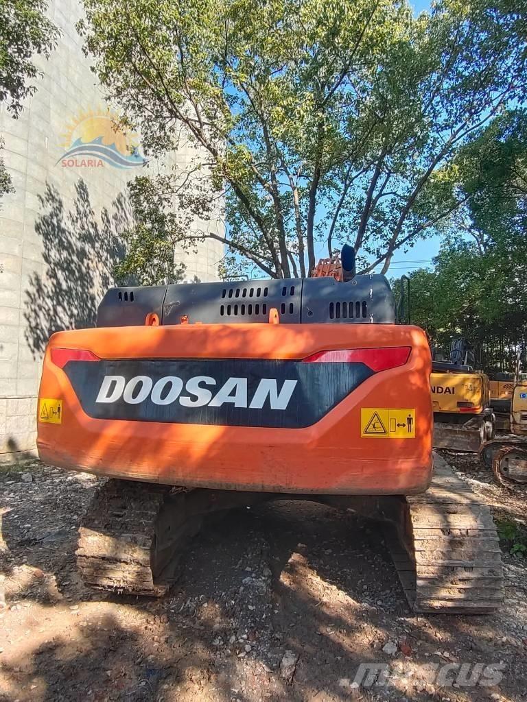 Doosan DX 300 LC Bandgrävare