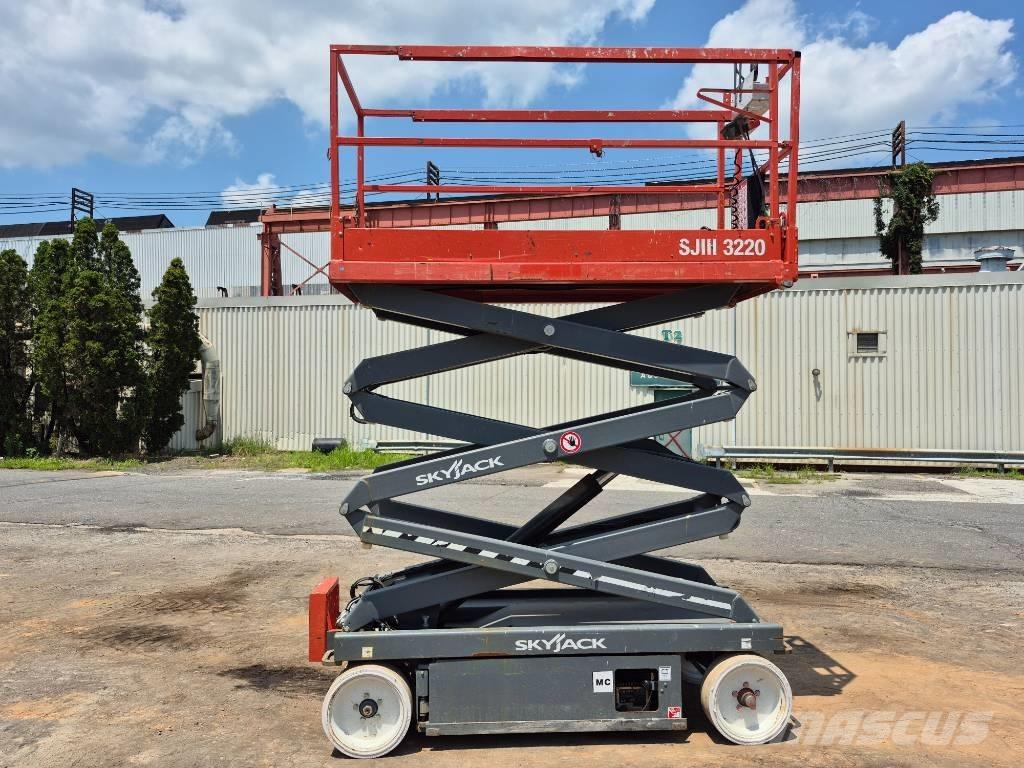 SkyJack SJ 3220 Saxliftar