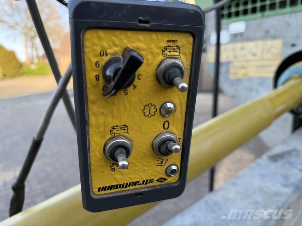 Strautmann TS 160 Fast- och kletgödselspridare