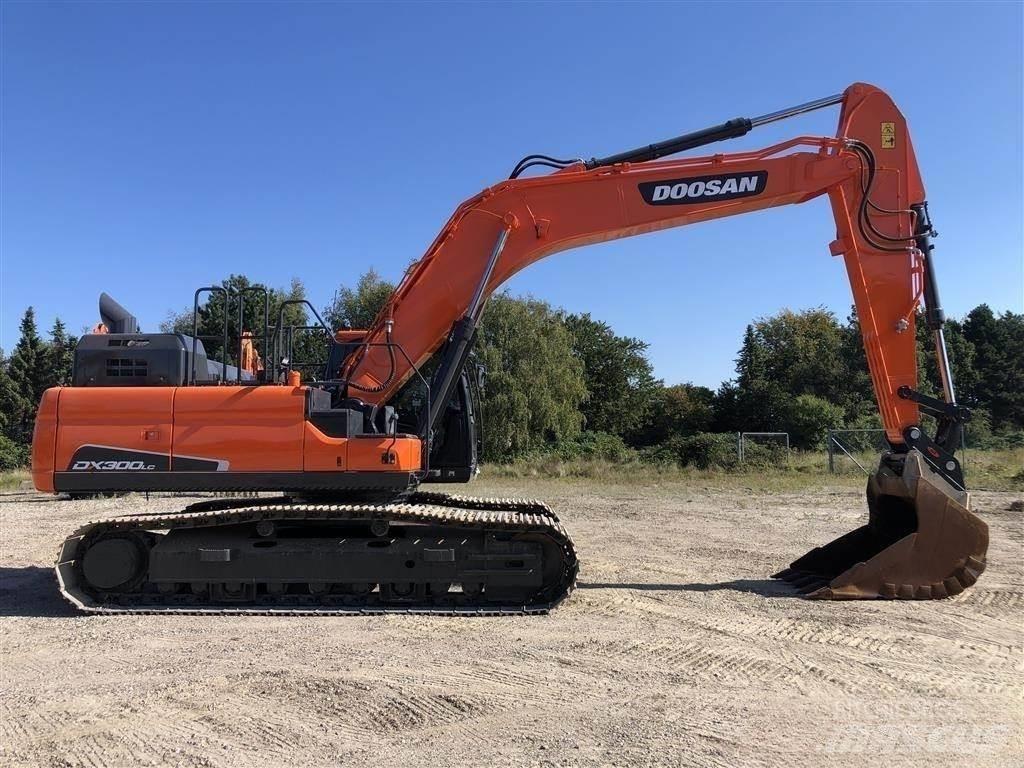 Doosan DX 300 Bandgrävare