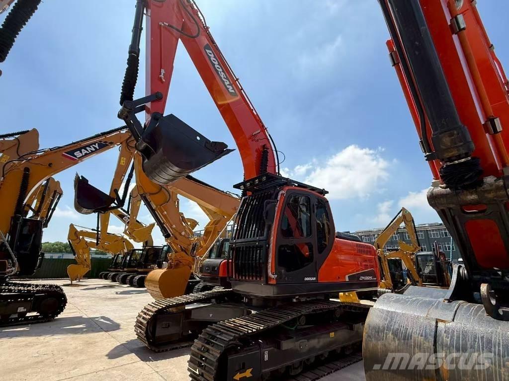 Doosan DX 225 Bandgrävare