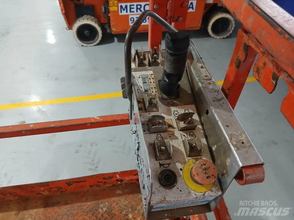 SkyJack SJ 6826 RT Saxliftar