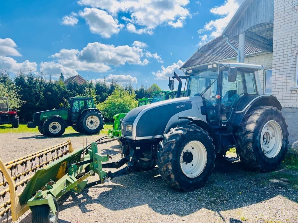 Valtra T 121 Traktorer