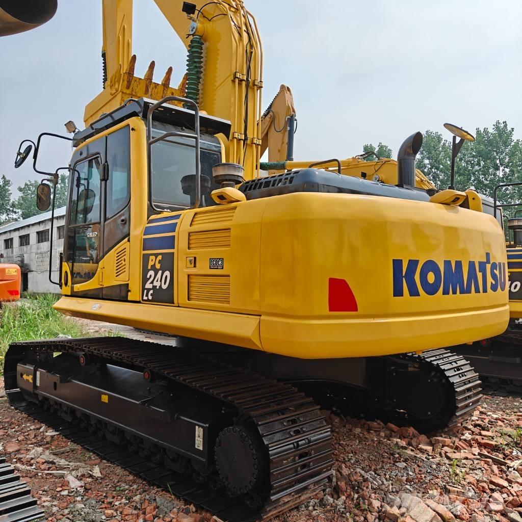 Komatsu 240-8 Bandgrävare