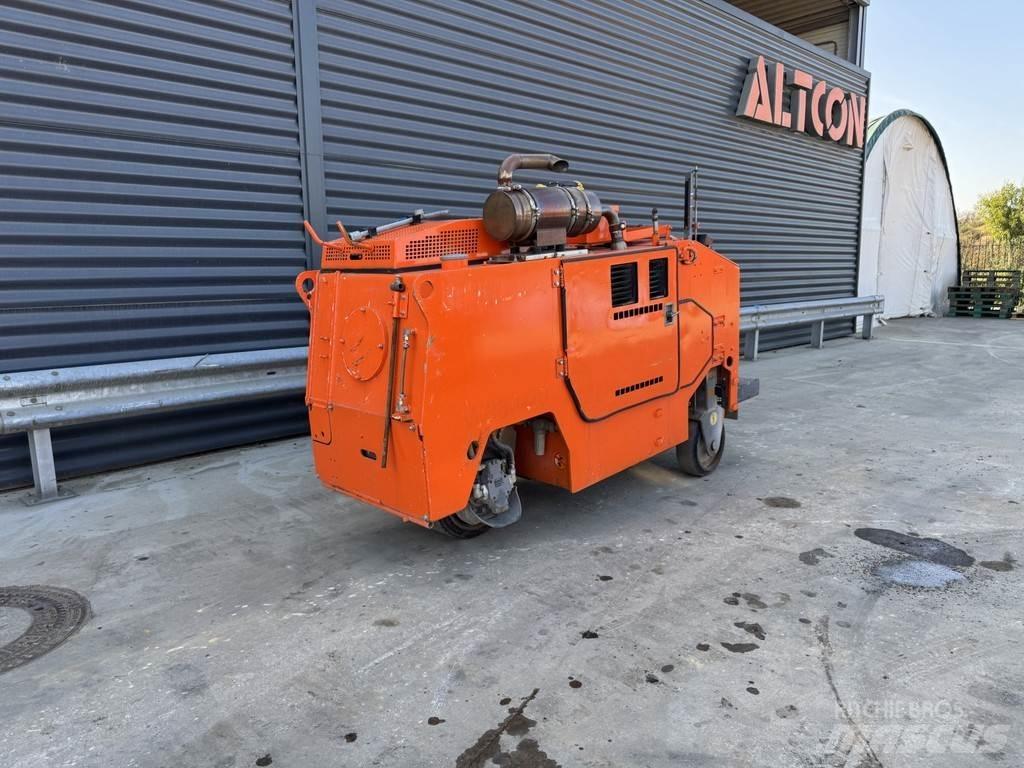 Wirtgen W 350 Asfaltskallfräsmaskiner