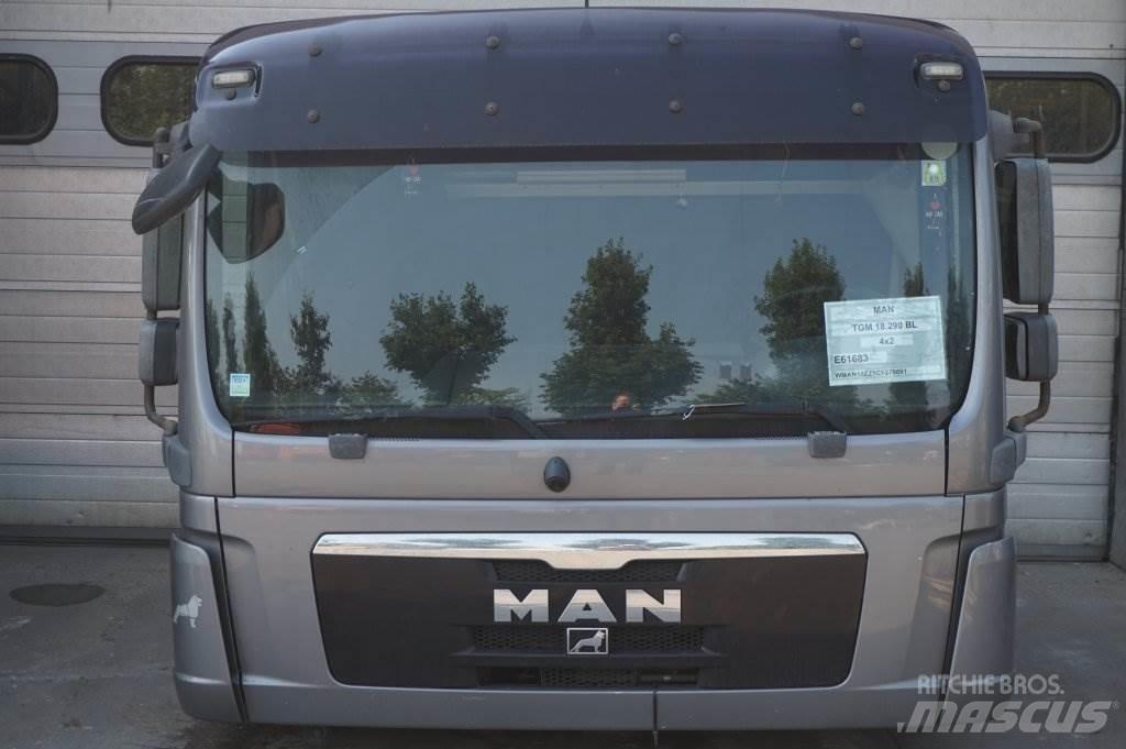 MAN F99L34 TGM Hytter och interiör