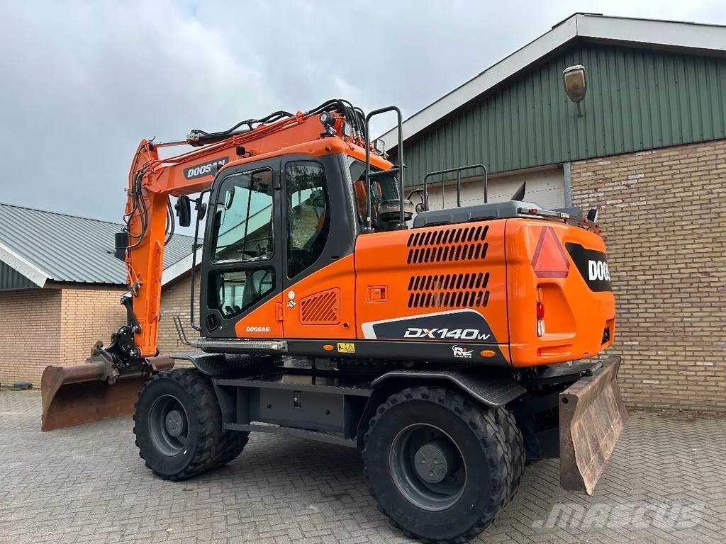 Doosan DX140W-5 Hjulgrävare