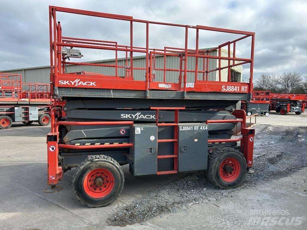 SkyJack SJ 8841 RT Saxliftar