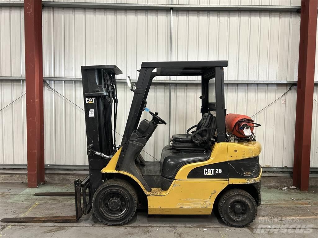 CAT GP25NT Gasolmotviktstruckar
