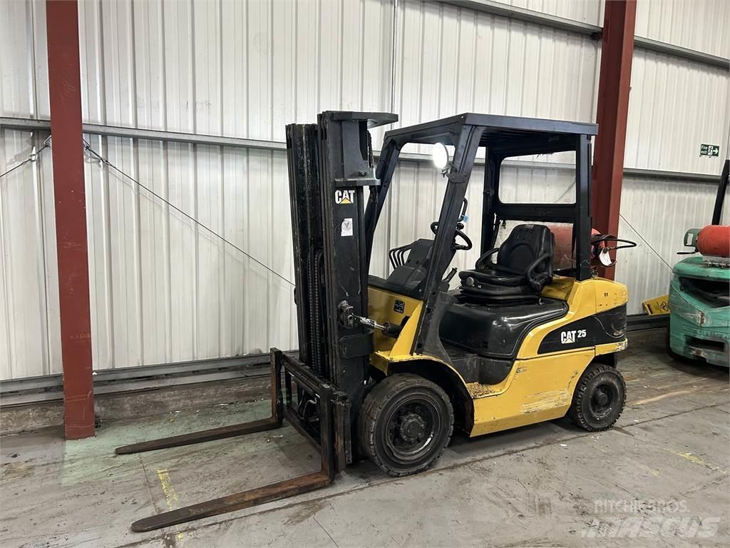 CAT GP25NT Gasolmotviktstruckar