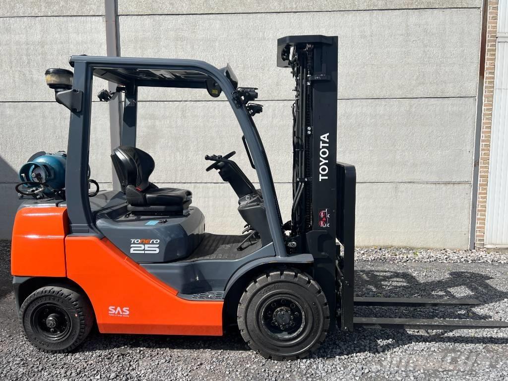 Toyota 02-8 FGF 25 Gasolmotviktstruckar