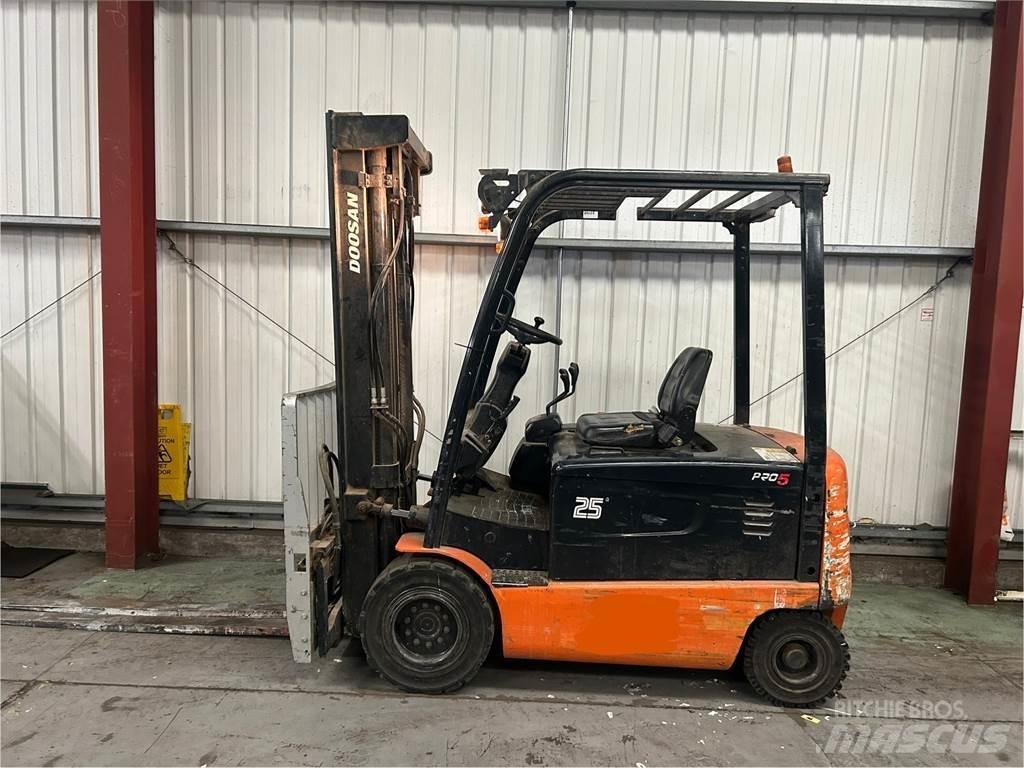 Doosan B25X-5 Elmotviktstruckar