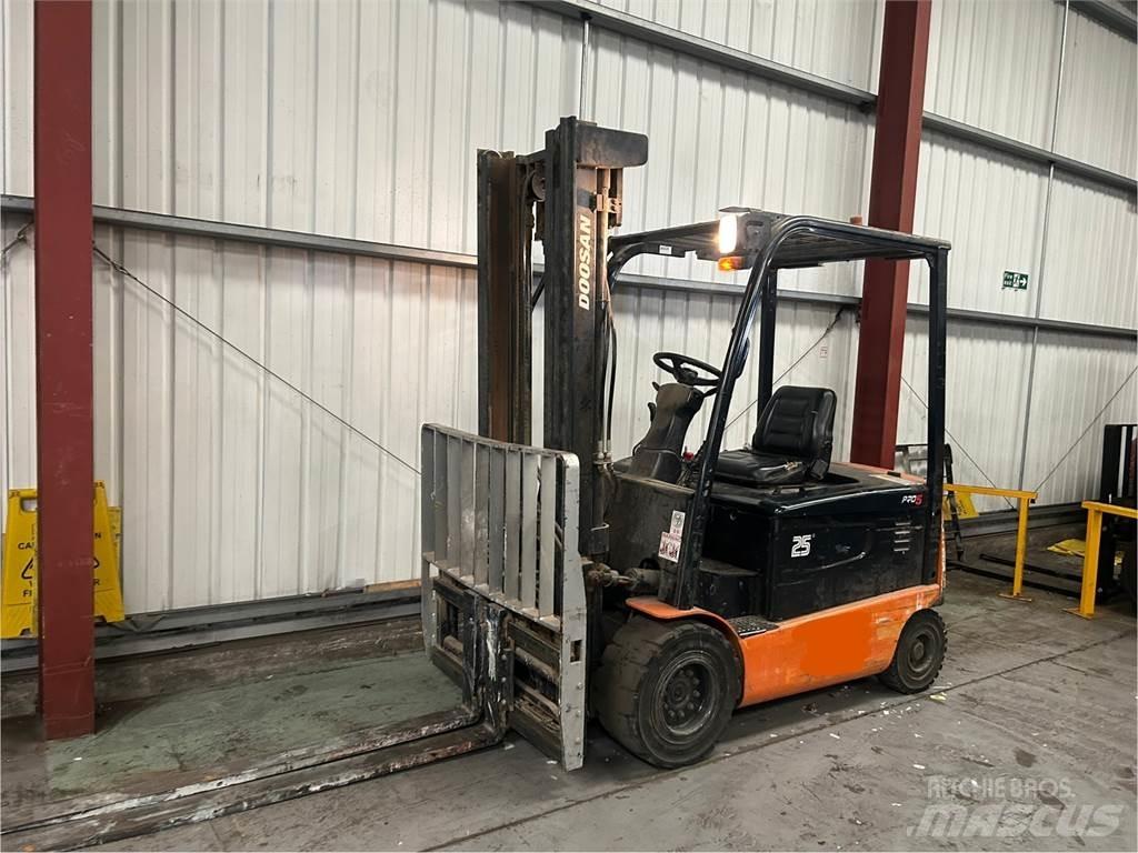 Doosan B25X-5 Elmotviktstruckar