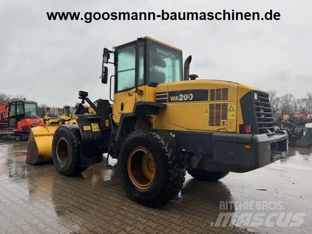 Komatsu WA 200 Hjullastare