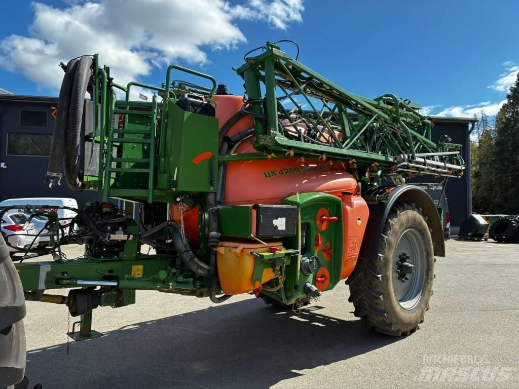 Amazone UX 4200 Dragna sprutor