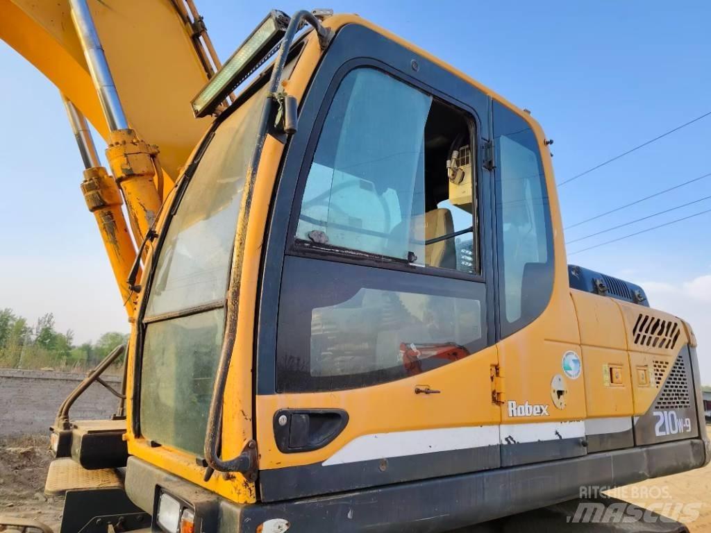 Hyundai R210W-9 Hjulgrävare