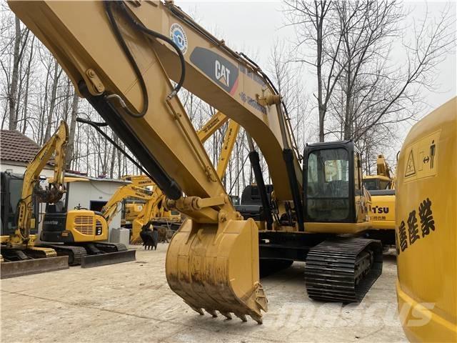 CAT 330 D L Bandgrävare