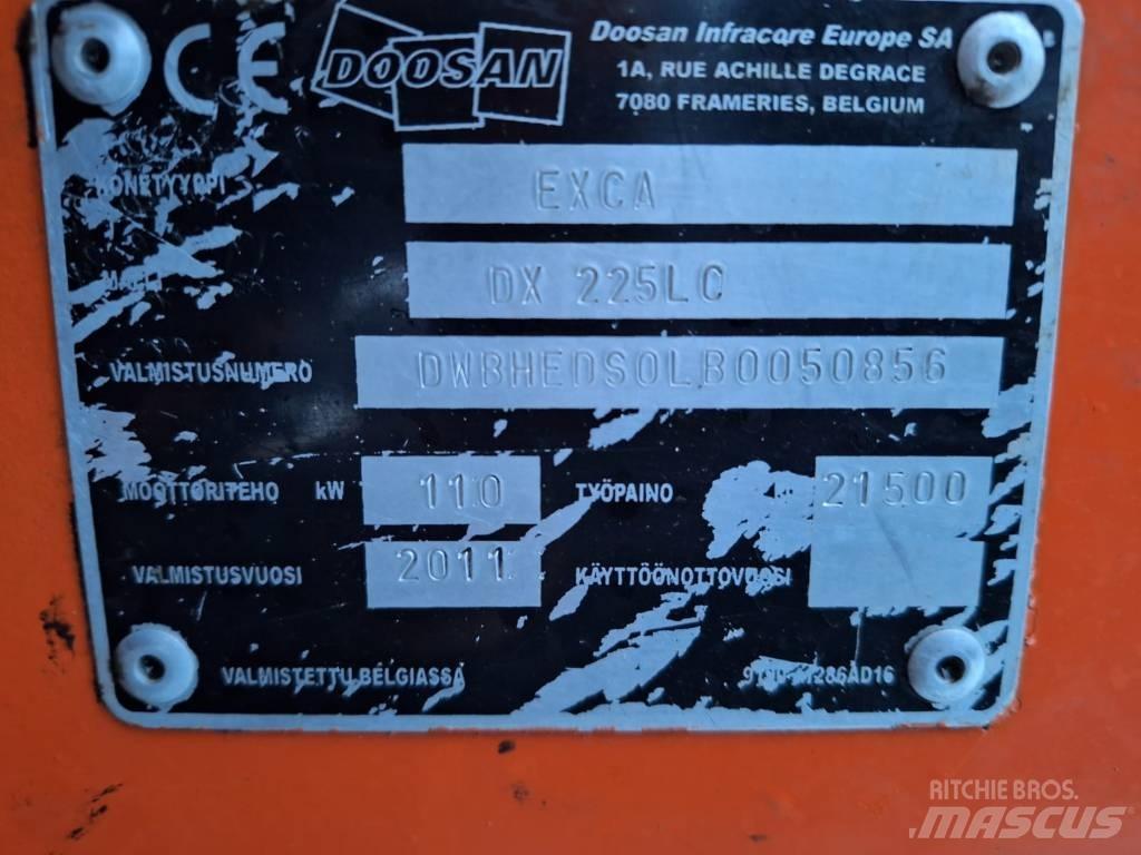 Doosan DX 225 LC Bandgrävare