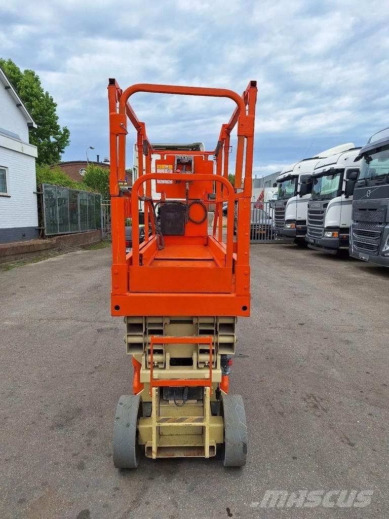 JLG 2030 ES Saxliftar