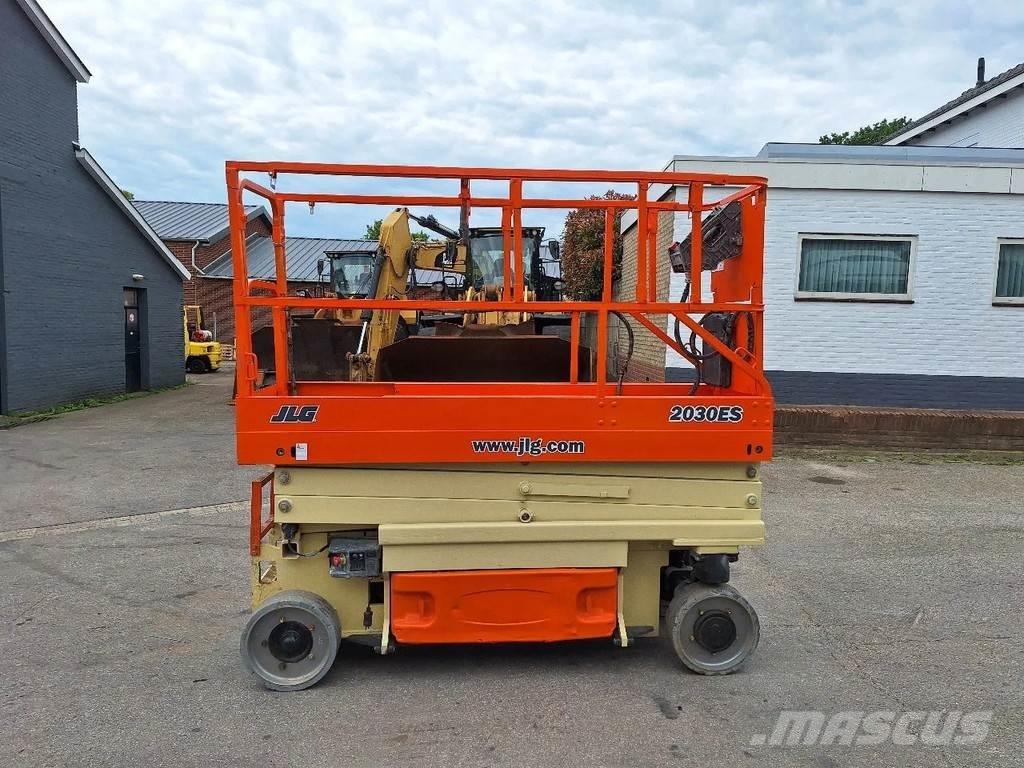 JLG 2030 ES Saxliftar