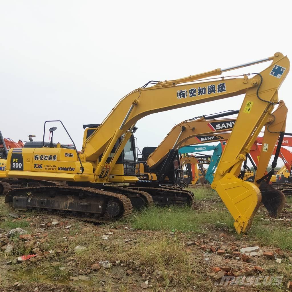Komatsu PC200-8 Bandgrävare