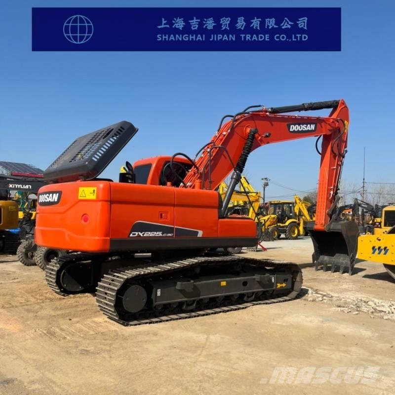 Doosan DX 225 Bandgrävare