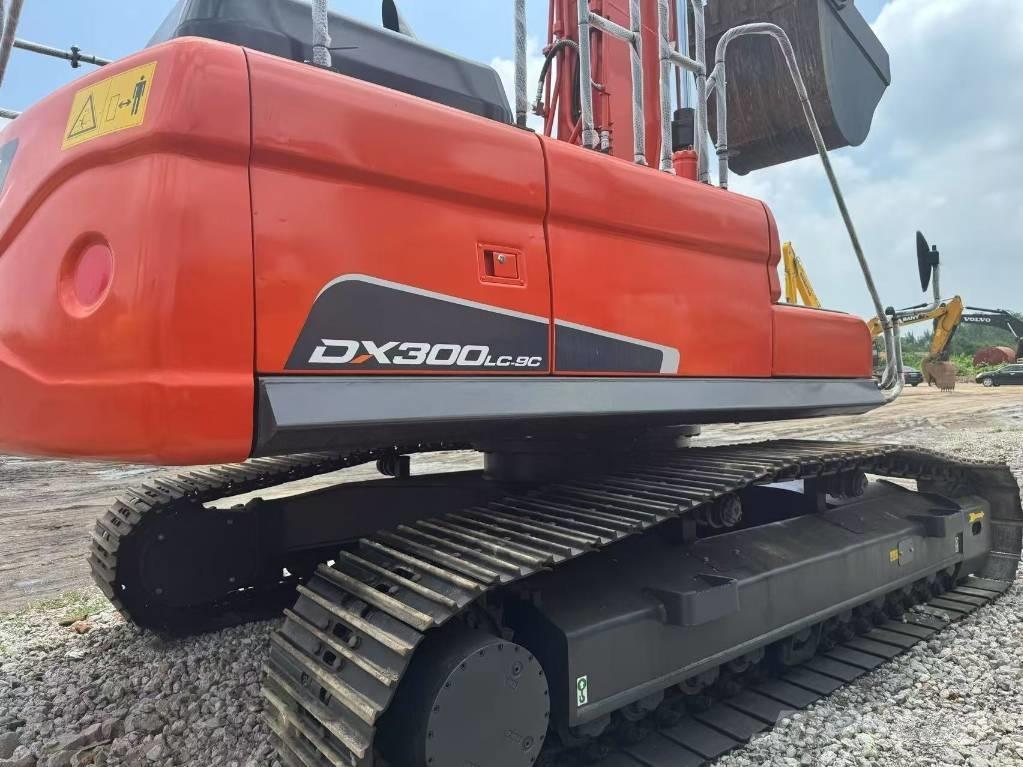 Doosan DX300-9C Bandgrävare