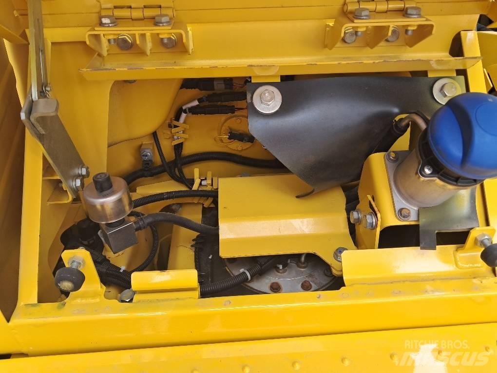 Komatsu PC210LCI-11 Bandgrävare
