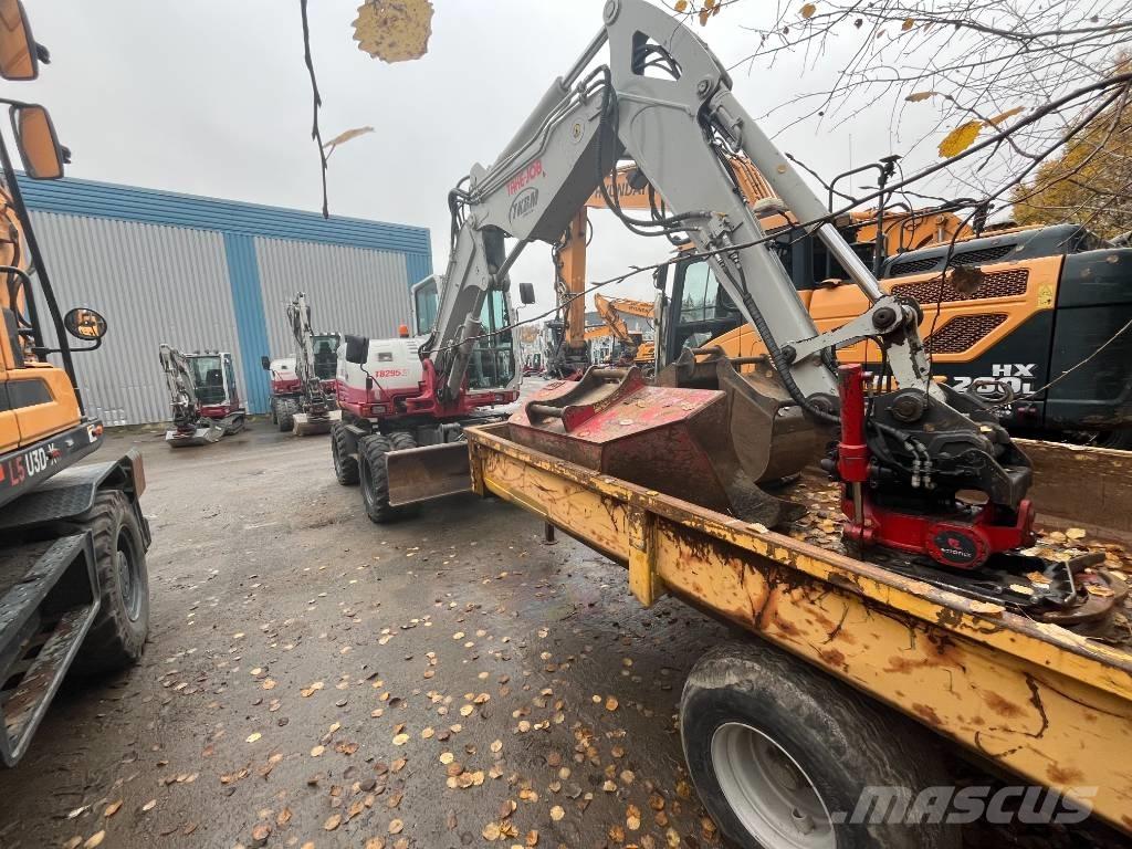 Takeuchi TB 295 W Hjulgrävare