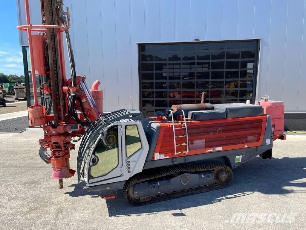 CAT 320 Bandgrävare