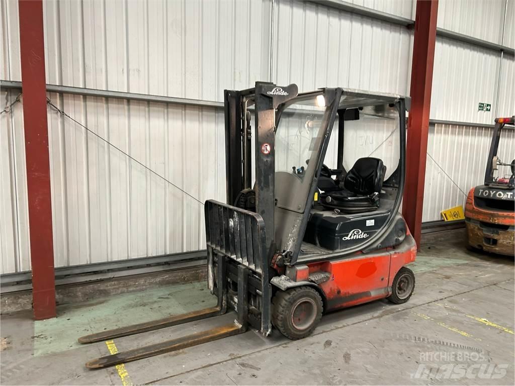 Linde E18P-02 Elmotviktstruckar