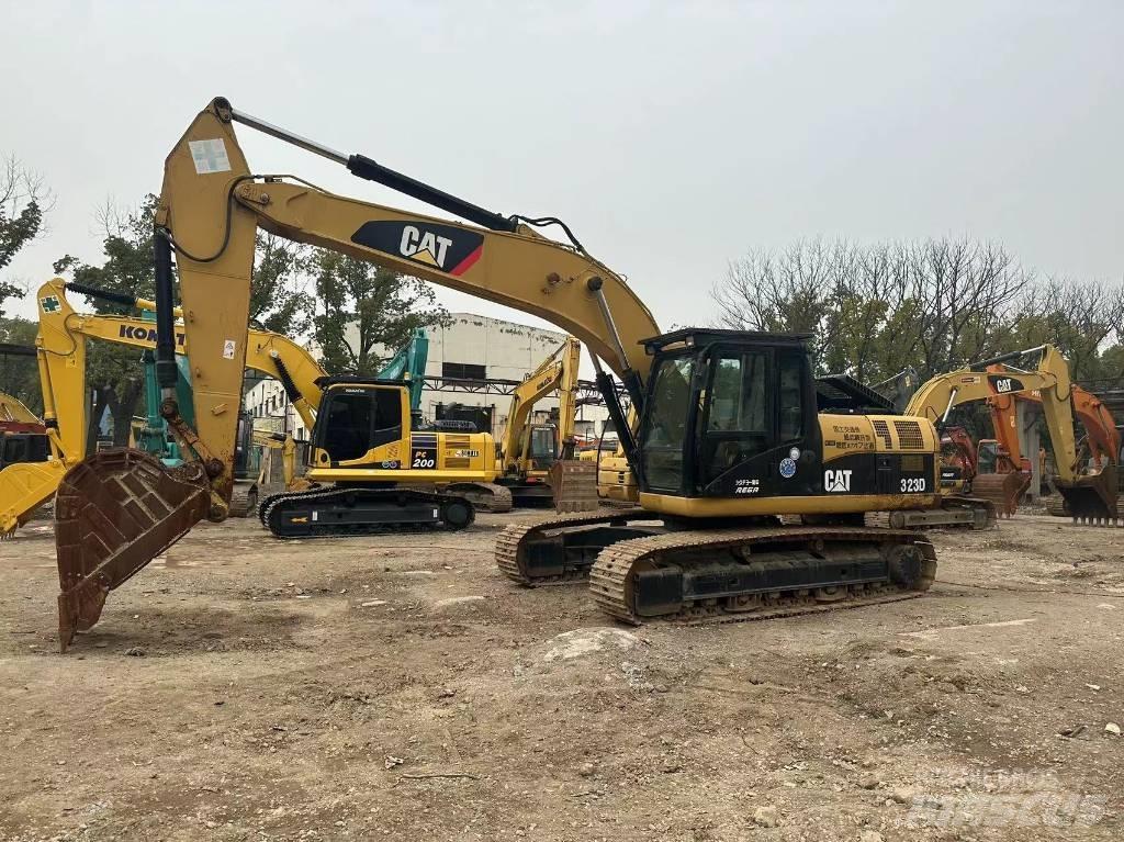 CAT 323D Bandgrävare