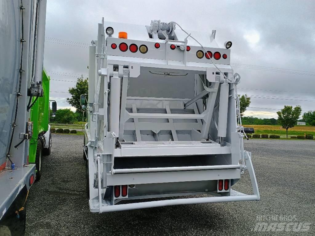 Sterling L7500 Sopbilar